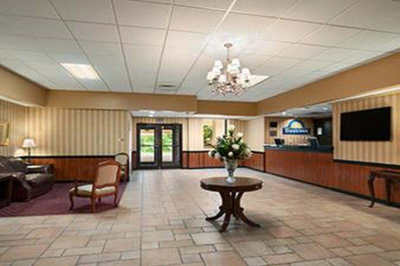 Hotel Days By Wyndham Conference Center Butler