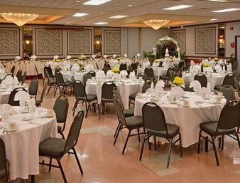 Hotel Days By Wyndham Conference Center 2*
