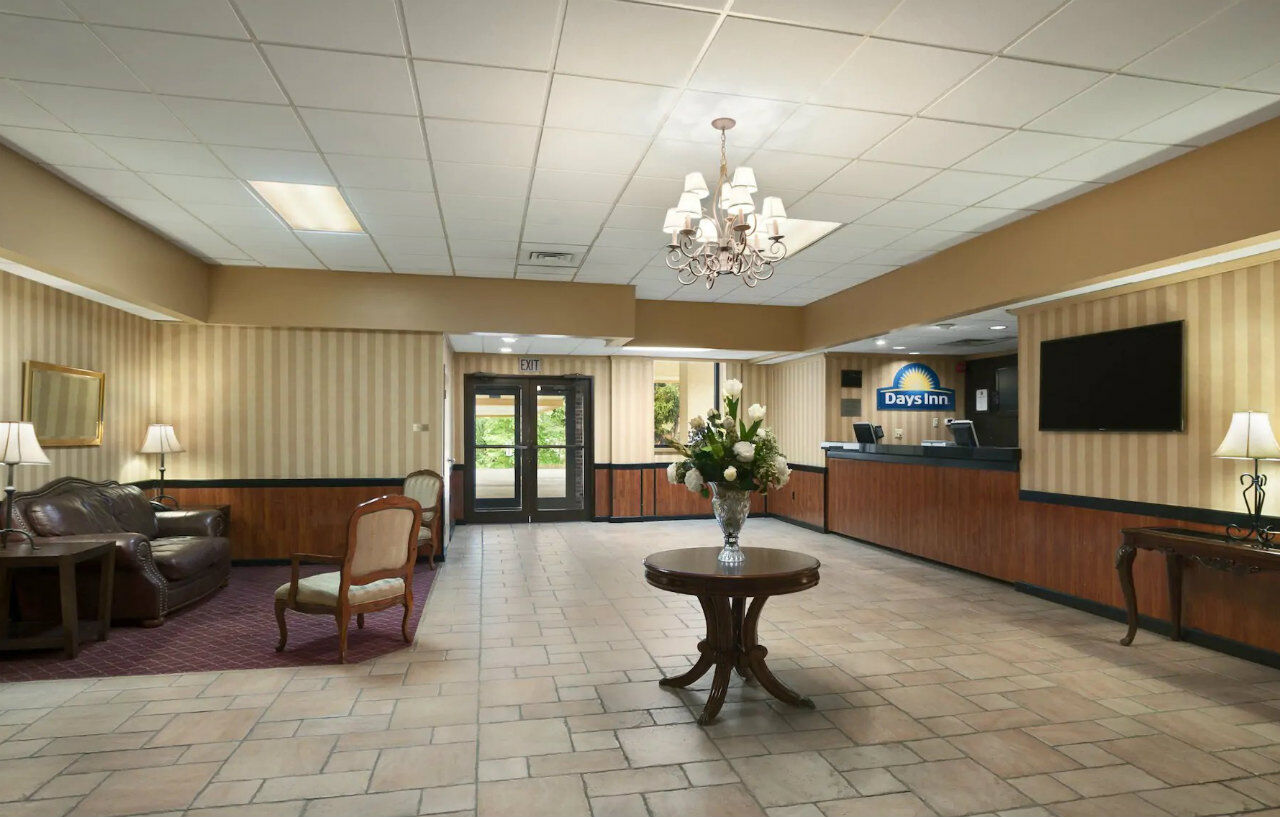 Days By Wyndham Conference Center Hotel Butler